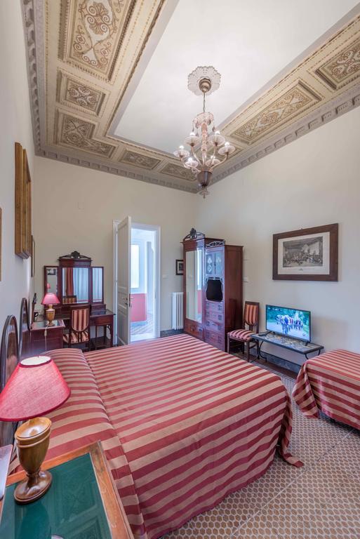 Palazzo Benso Couette-café Palerme