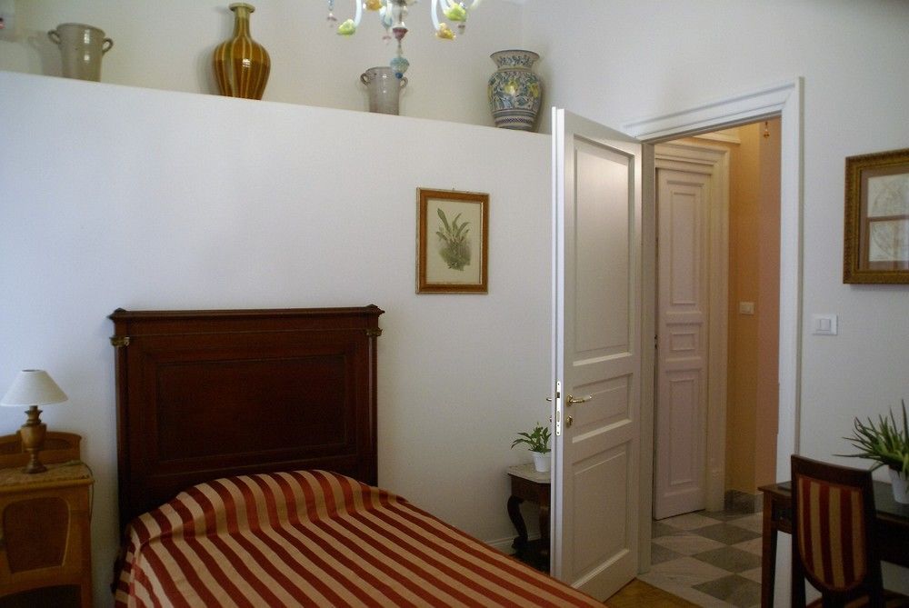 Palazzo Benso Couette-café Palerme