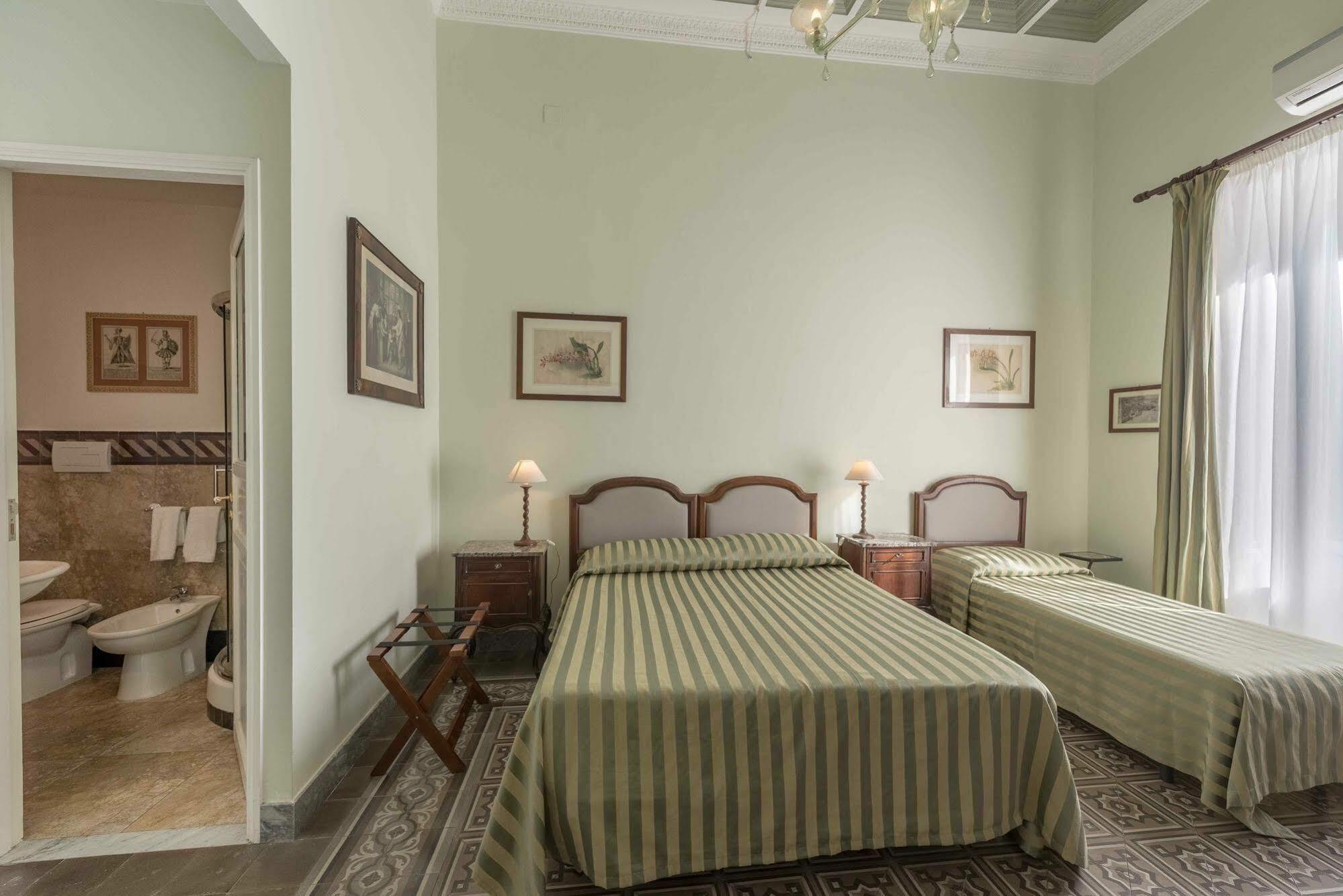 Palazzo Benso Couette-café Palerme